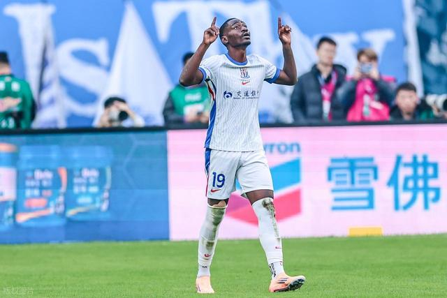 申花28岁新王牌外援来了！合同细节曝光，将挤走阿苏埃or米内罗？|上海申花|鲁迪·盖伊|锋线|拉唐|上海申花足球俱乐部_新浪体育_新浪新闻